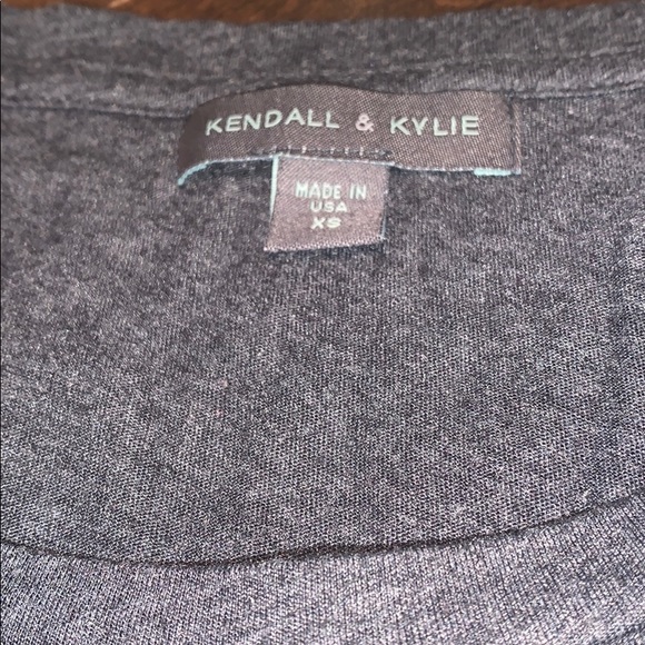 Kendall and Kylie t-shirt - Picture 3 of 4